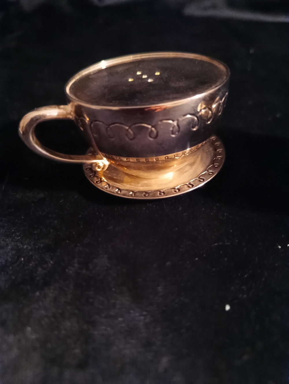 Classic Silver Decorative Salt and Pepper Shaker Set - Picture 5 of 9